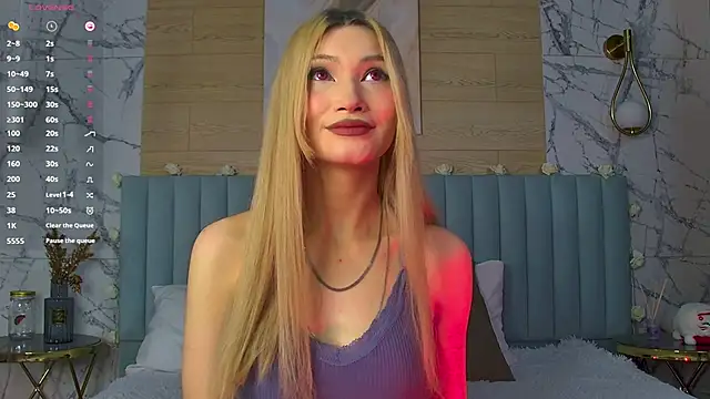 Snapshot of CarolReeves chatting on March 5, 5:50 am CarolReeves online show from March 5, 5:50 am