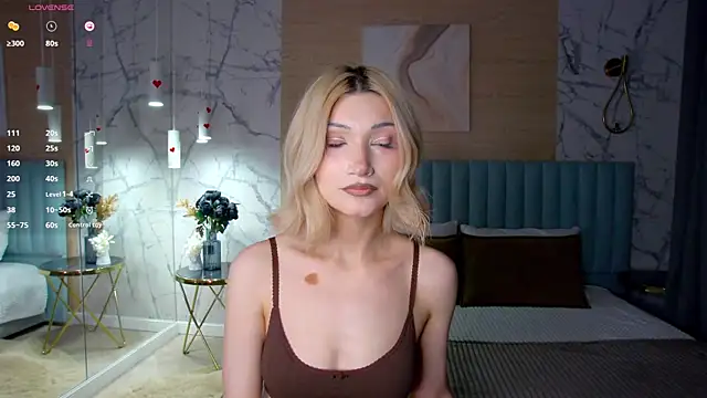 CarolReeves online show from March 24, 7:36 pm