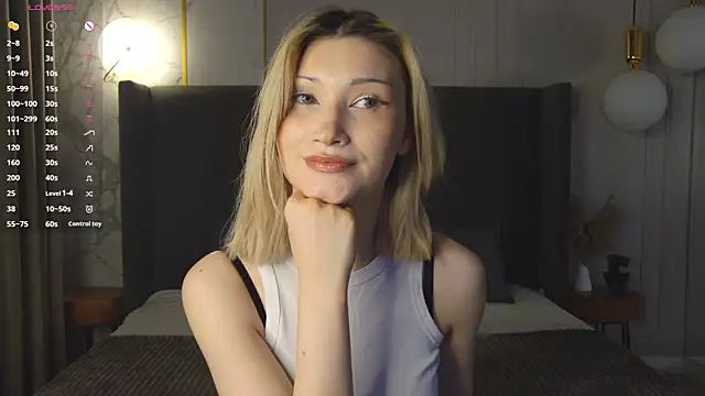 Snapshot of CarolReeves chatting on May 12, 4:46 pm CarolReeves online show from May 12, 4:46 pm