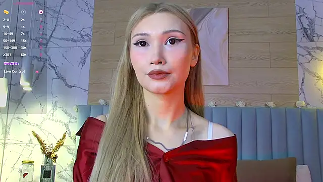 Snapshot of CarolReeves chatting on March 9, 5:55 am CarolReeves online show from March 9, 5:55 am