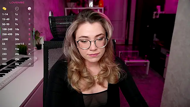 Snapshot of RemyCute chatting on September 27, 7:31 pm RemyCute online show from September 27, 7:31 pm