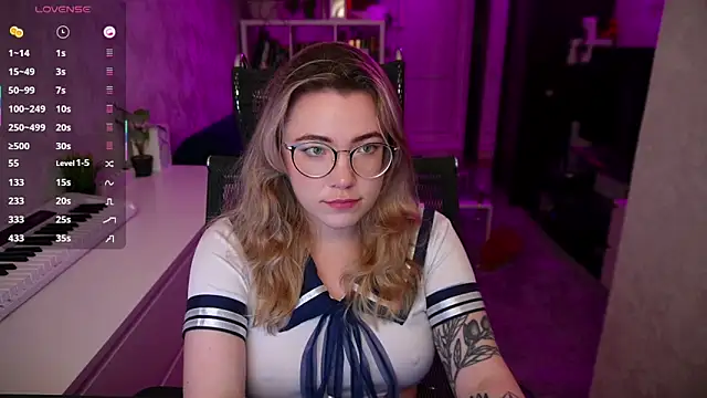 Snapshot of RemyCute chatting on September 18, 6:55 pm RemyCute online show from September 18, 6:55 pm