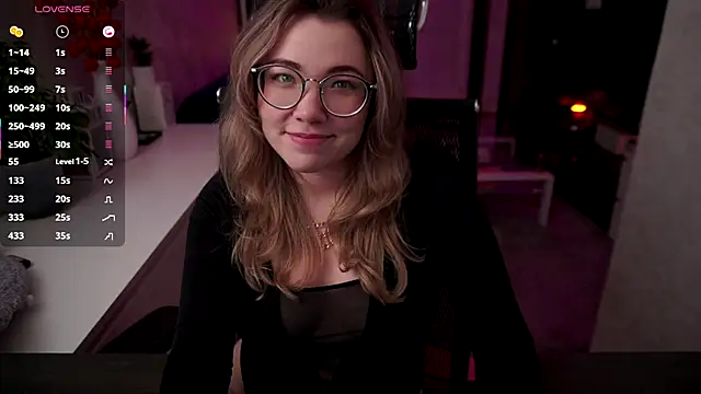 Snapshot of RemyCute chatting on October 31, 7:21 pm RemyCute online show from October 31, 7:21 pm