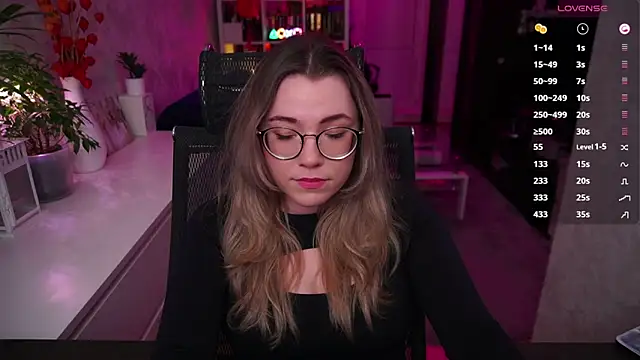 RemyCute online show from February 19, 4:04 pm