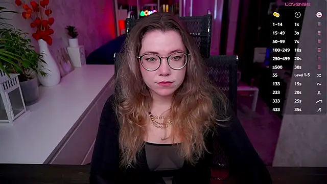 RemyCute online show from March 28, 2:51 pm