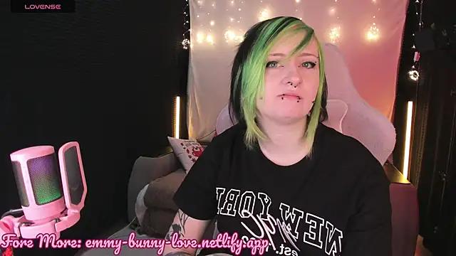 EmmyBunny online show from October 26, 2:50 pm