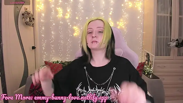 EmmyBunny online show from January 8, 4:13 pm