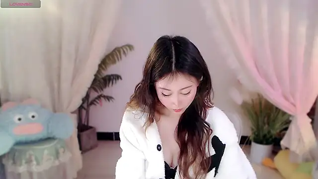 Aimee-520 online show from December 22, 6:35 am