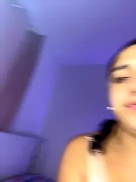 Alicia Ruiz online show from November 10, 10:15 pm