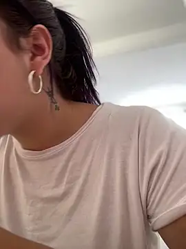 Alicia Ruiz online show from December 17, 6:13 pm