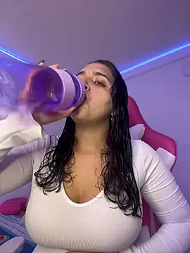 Alicia Ruiz online show from February 19, 6:05 pm