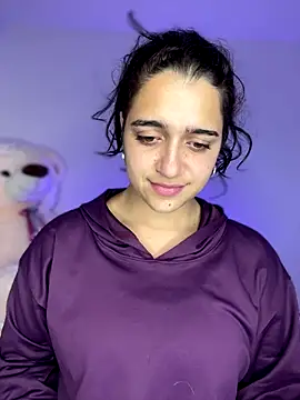 Alicia Ruiz online show from November 5, 1:09 am