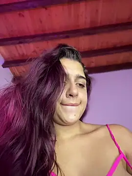 Snapshot of Alicia_Ruiz chatting on December 22, 6:37 pm Alicia Ruiz online show from December 22, 6:37 pm