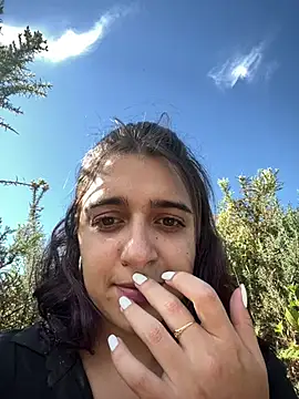 Alicia Ruiz online show from June 19, 8:36 pm