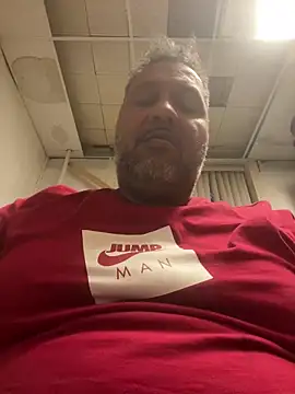 bigzae82 online show from April 23, 10:00 am