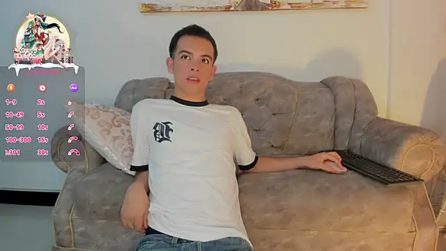 Snapshot of Blum_icee chatting on December 29, 11:50 pm Blum icee online show from December 29, 11:50 pm