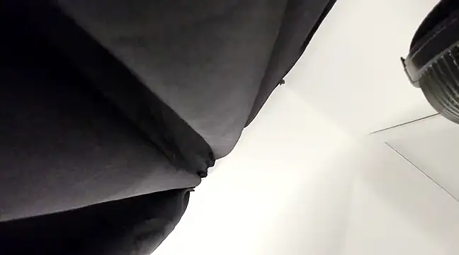 Snapshot of Blum_icee chatting on March 17, 11:24 pm Blum icee online show from March 17, 11:24 pm