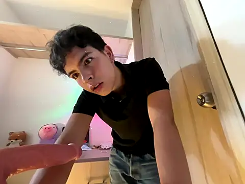 Snapshot of Blum_icee chatting on November 15, 4:33 pm Blum icee online show from November 15, 4:33 pm