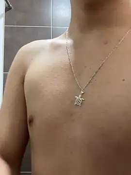 Snapshot of Blum_icee chatting on February 4, 7:33 pm Blum icee online show from February 4, 7:33 pm