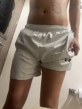 Snapshot of Blum_icee chatting on February 5, 7:53 pm Blum icee online show from February 5, 7:53 pm