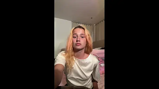 EmmylieMorris online show from February 11, 5:02 pm