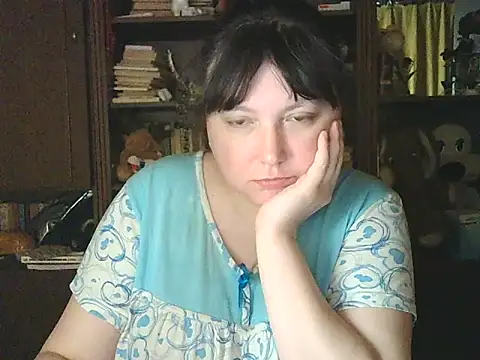 Snapshot of CarrieQPeach chatting on May 2, 8:14 pm CarrieQPeach online show from May 2, 8:14 pm