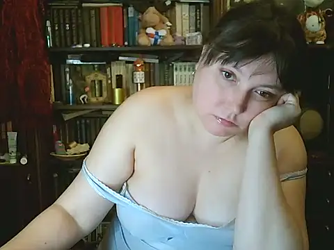 Snapshot of CarrieQPeach chatting on December 13, 8:04 pm CarrieQPeach online show from December 13, 8:04 pm