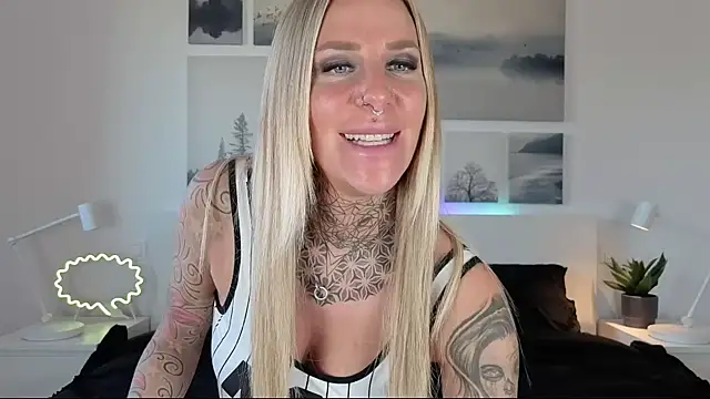 Lara-CumKitten online show from February 6, 2:15 pm