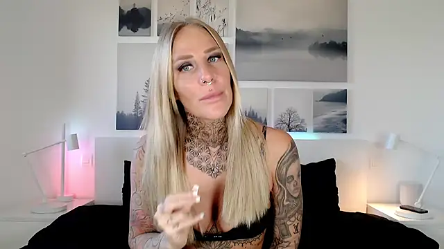 Lara-CumKitten online show from January 9, 3:01 pm