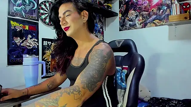 Snapshot of dariell_smokesexx chatting on June 17, 7:24 pm dariell smokesexx online show from June 17, 7:24 pm