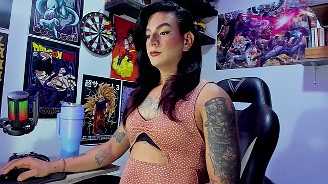 Snapshot of dariell_smokesexx chatting on June 9, 9:32 am dariell smokesexx online show from June 9, 9:32 am