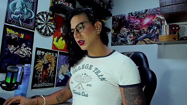 Snapshot of dariell_smokesexx chatting on June 13, 7:34 pm dariell smokesexx online show from June 13, 7:34 pm