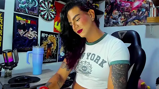 Snapshot of dariell_smokesexx chatting on July 5, 5:42 pm dariell smokesexx online show from July 5, 5:42 pm