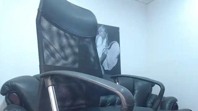 camilleDiaz16 online show from January 14, 9:40 pm