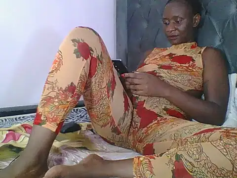 SilentQueen93 online show from April 10, 1:40 pm