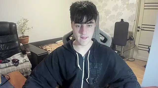 Snapshot of Knuckles17 chatting on December 2, 1:39 am Knuckles17 online show from December 2, 1:39 am