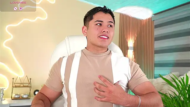 Snapshot of MatiasKorn chatting on November 8, 6:39 am MatiasKorn online show from November 8, 6:39 am