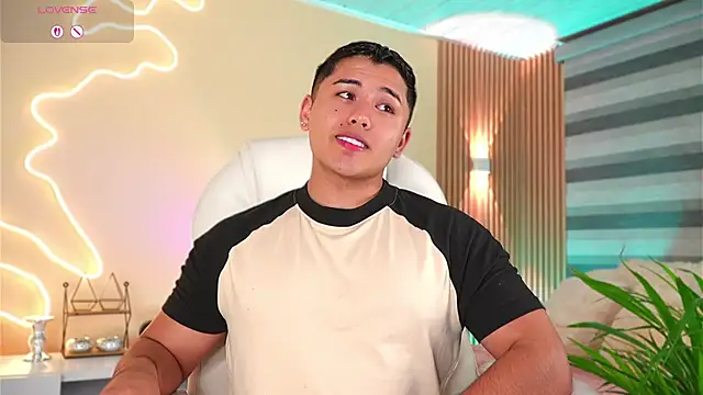 Snapshot of MatiasKorn chatting on October 4, 5:53 am MatiasKorn online show from October 4, 5:53 am