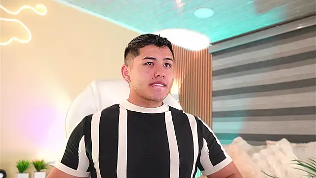 Snapshot of MatiasKorn chatting on November 21, 6:56 am MatiasKorn online show from November 21, 6:56 am