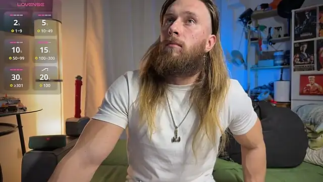 Snapshot of rusbigpaul chatting on March 4, 6:50 pm rusbigpaul online show from March 4, 6:50 pm