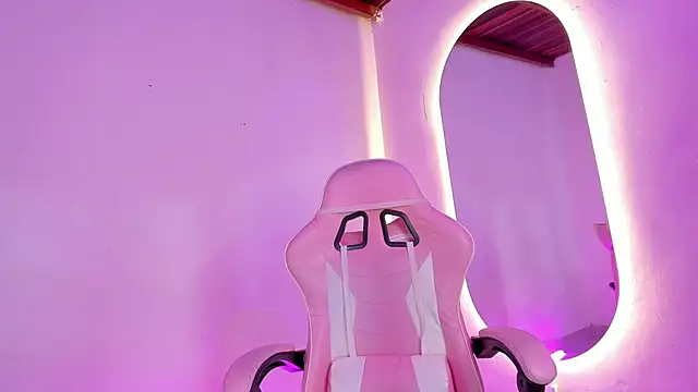 Snapshot of _girl_fernanda_ chatting on October 19, 6:49 am girl fernanda online show from October 19, 6:49 am