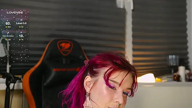 BlueCherryy online show from November 8, 1:47 pm