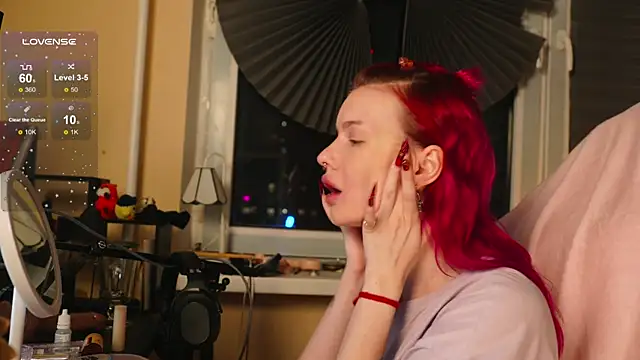 BlueCherryy online show from November 18, 8:01 pm