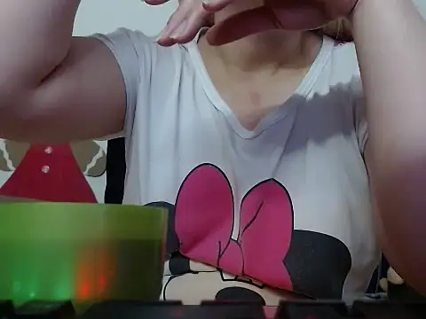 69liamilk69 online show from October 24, 5:50 am