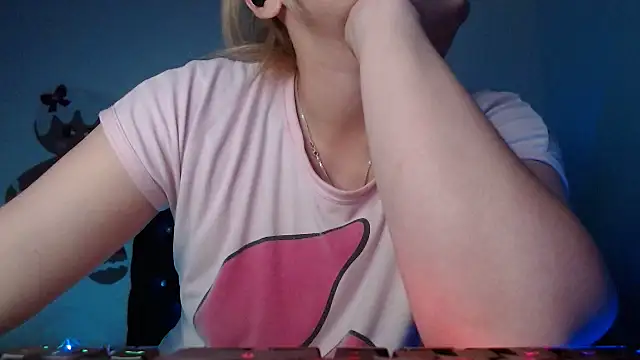 69liamilk69 online show from January 13, 3:43 am