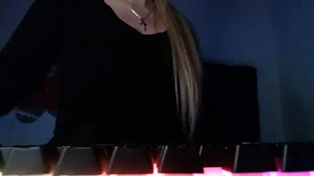 69liamilk69 online show from January 7, 5:12 am