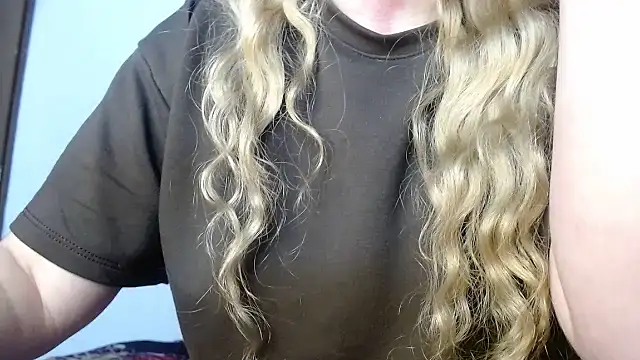 69liamilk69 online show from February 18, 7:43 am