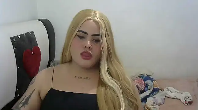 Snapshot of antonellasex1998 chatting on January 26, 3:25 pm antonellasex1998 online show from January 26, 3:25 pm