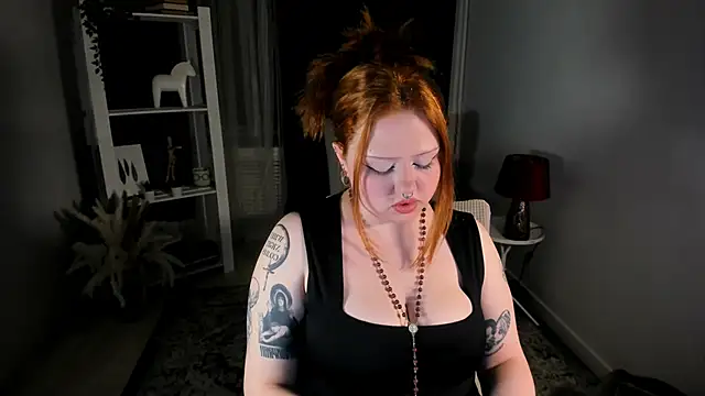 bitchofsun  online show from November 19, 4:40 pm