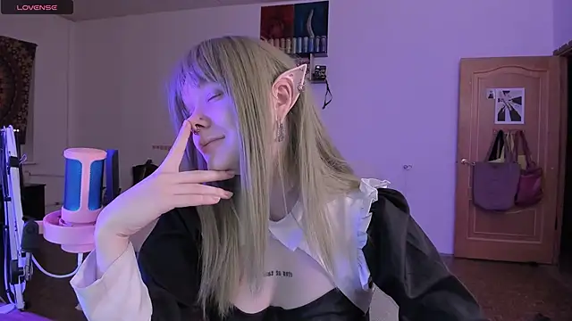 cyber whore  online show from November 11, 4:24 pm